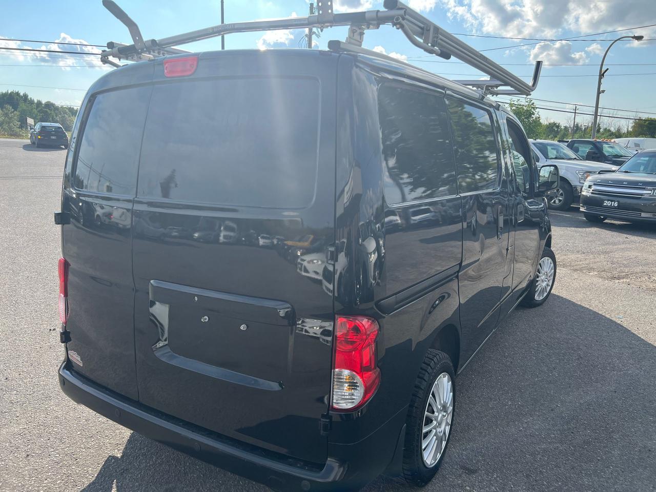 2017 Nissan NV200 I4 - Photo #5