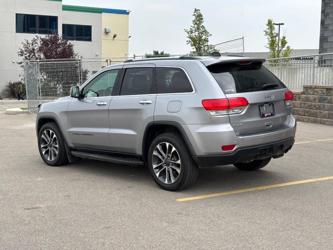 2018 Jeep Grand Cherokee WK | END OF SUMMER BLOWOUT! Photo2