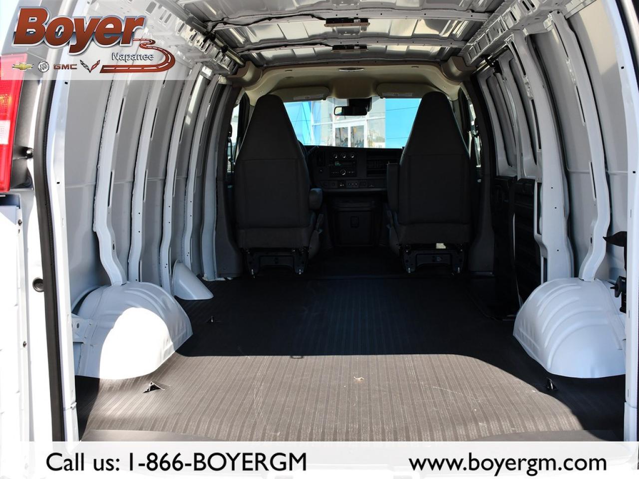 2025 GMC Savana Cargo Van 2500 Regular Wheelbase Rear-Wheel Drive Photo4