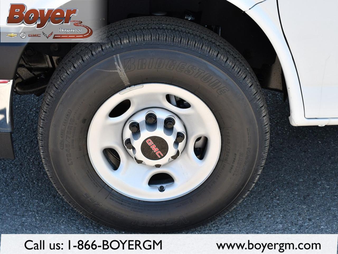 2025 GMC Savana Cargo Van 2500 Regular Wheelbase Rear-Wheel Drive Photo