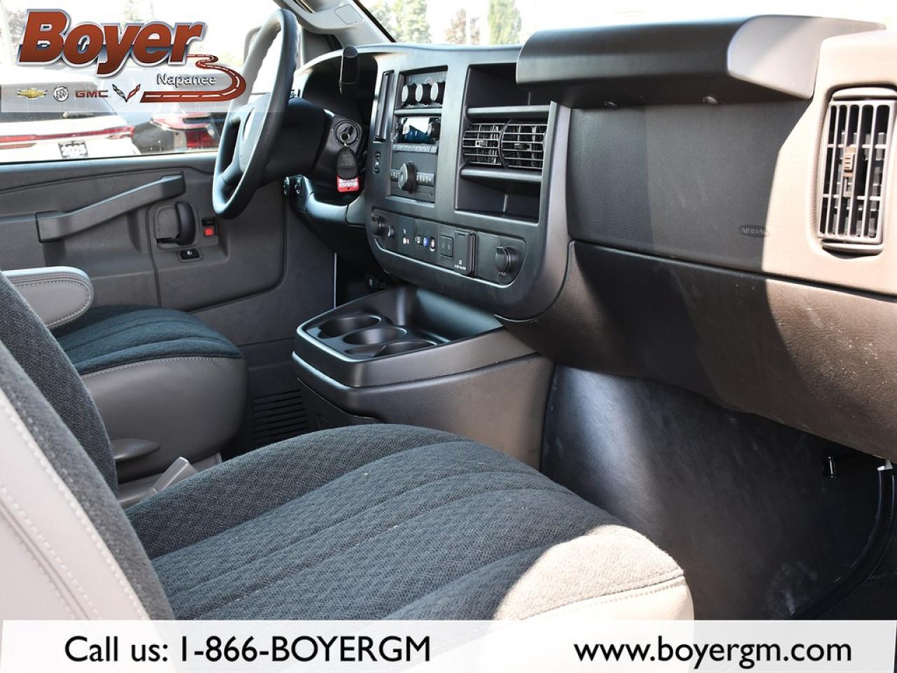 2025 GMC Savana Cargo Van 2500 Regular Wheelbase Rear-Wheel Drive Photo