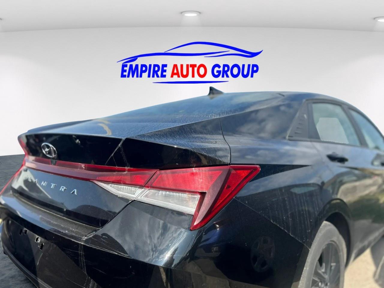 2023 Hyundai Elantra SEL Photo3