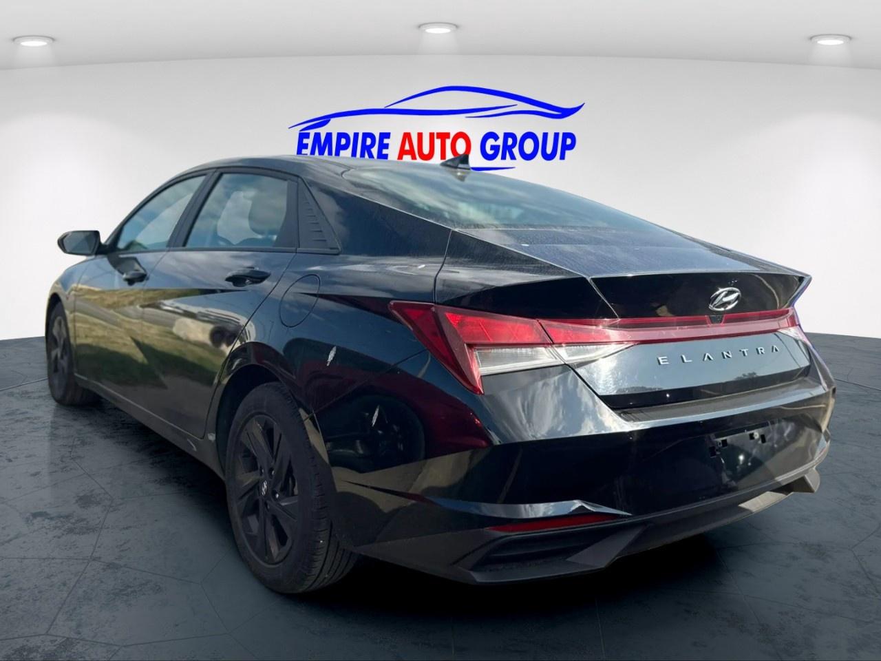 2023 Hyundai Elantra SEL Photo