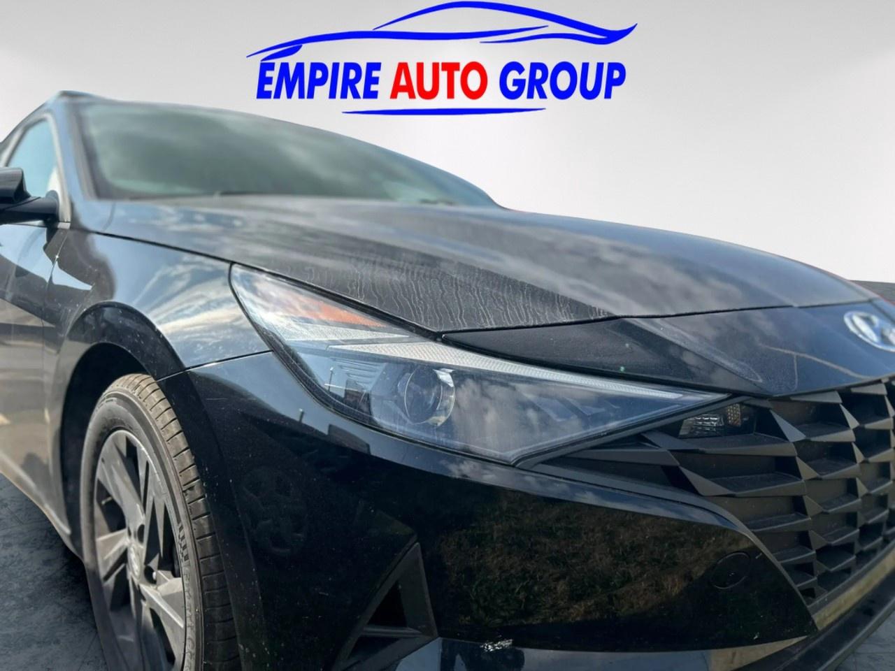 2023 Hyundai Elantra SEL Photo