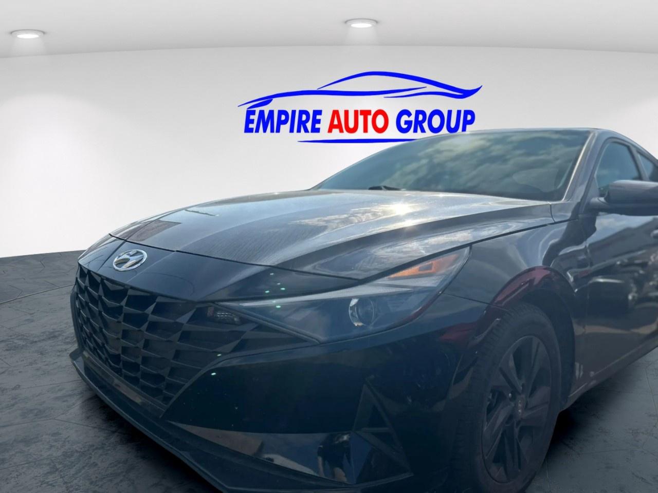 2023 Hyundai Elantra SEL Photo