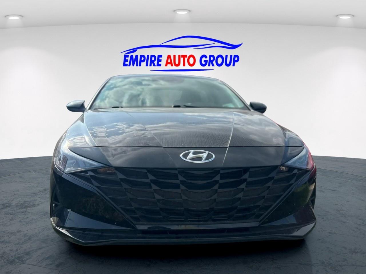 2023 Hyundai Elantra SEL Photo