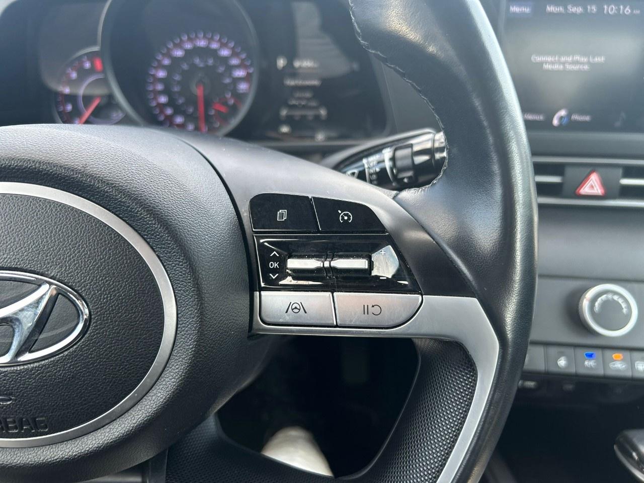 2023 Hyundai Elantra SEL Photo