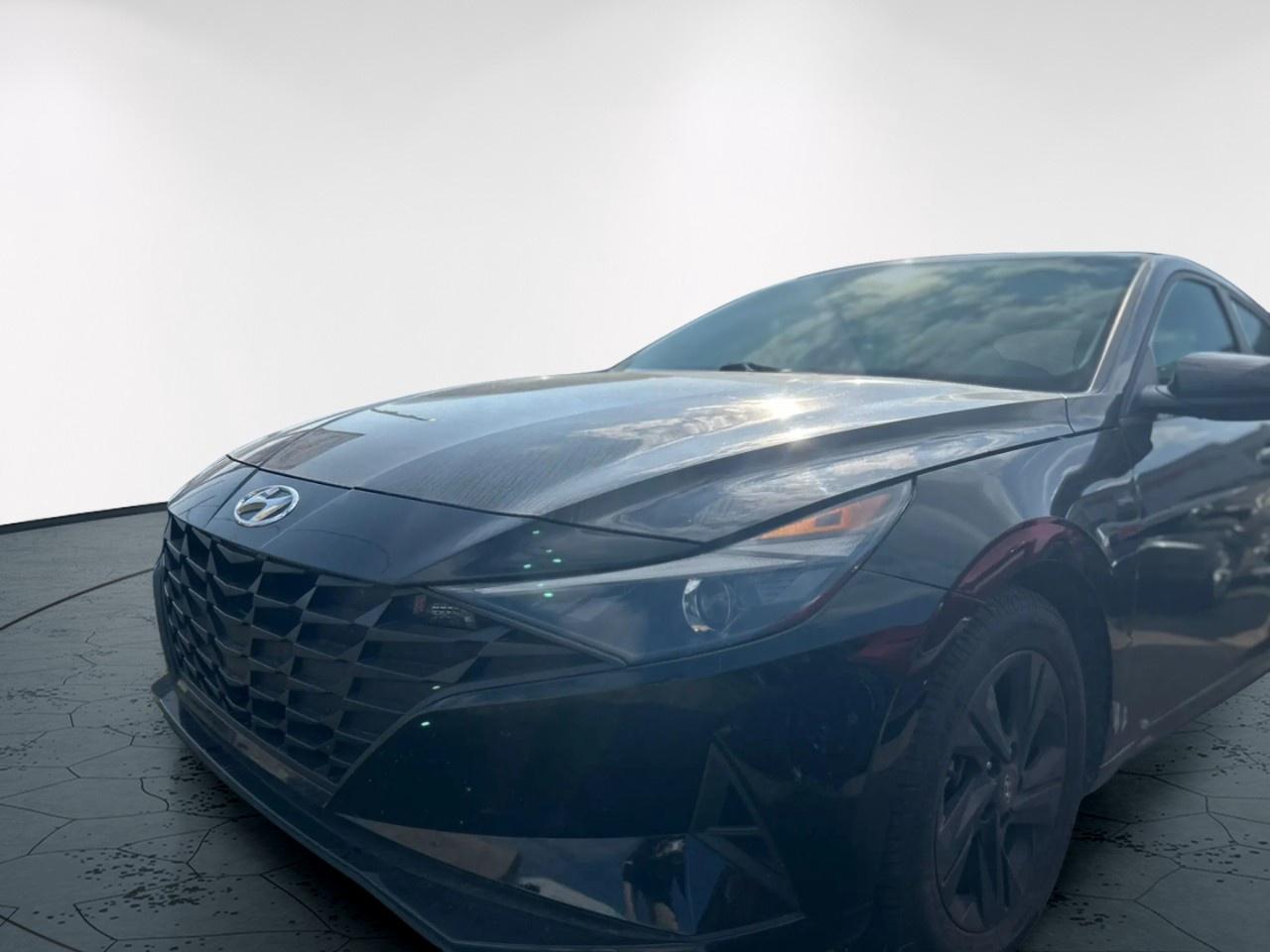 2023 Hyundai Elantra SEL Photo