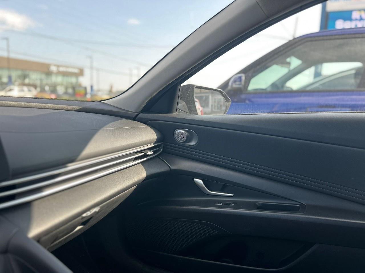 2023 Hyundai Elantra SEL Photo