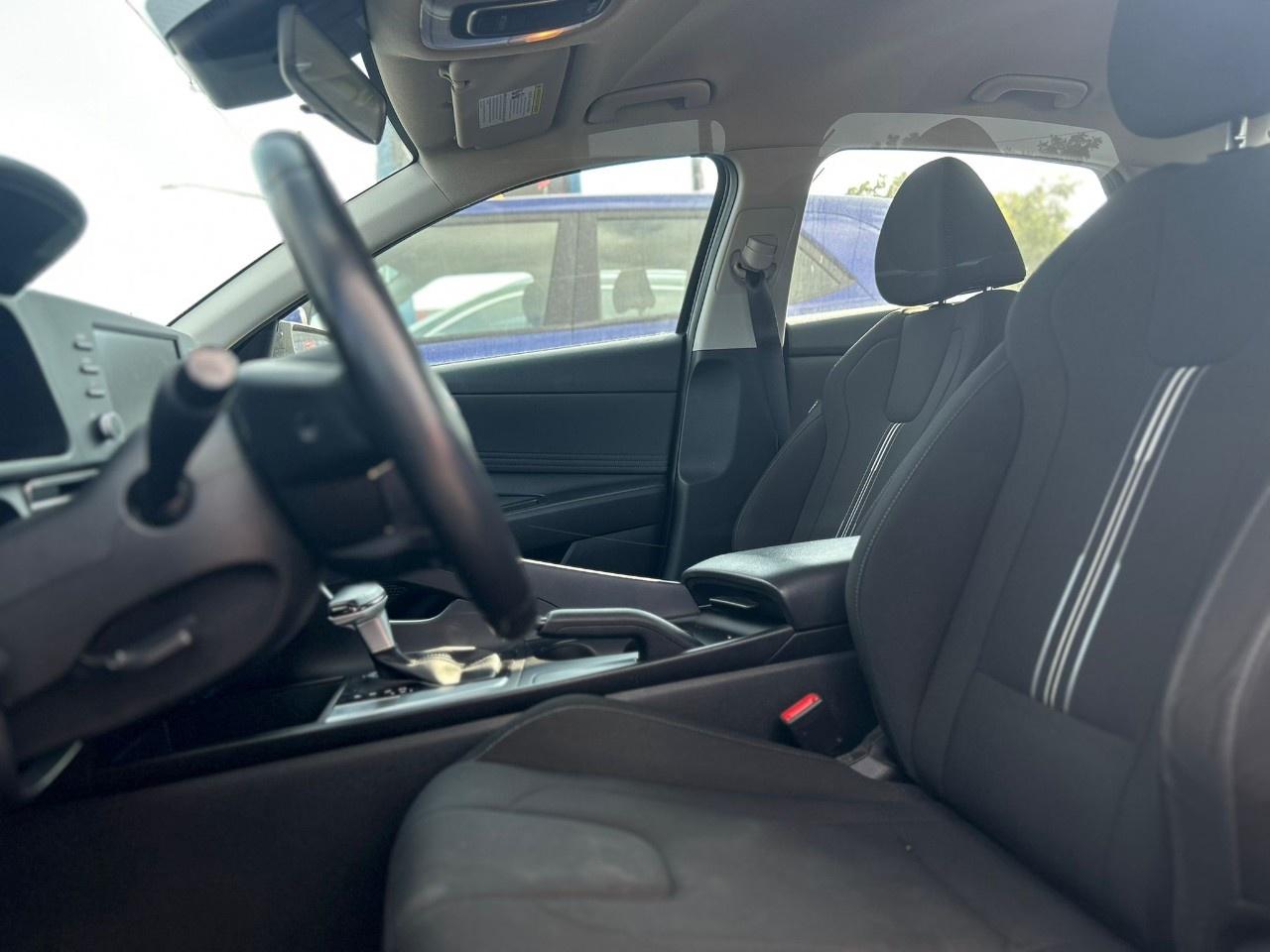 2023 Hyundai Elantra SEL Photo