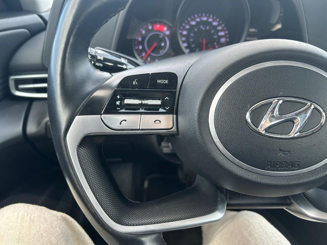 2023 Hyundai Elantra SEL Photo