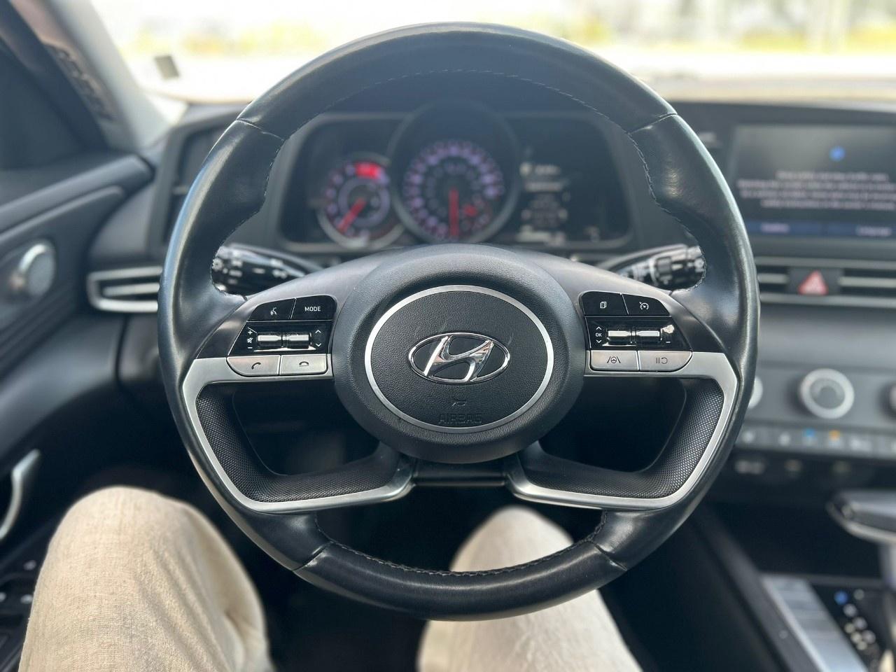 2023 Hyundai Elantra SEL Photo