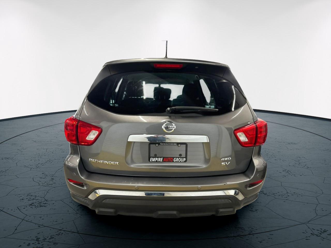2017 Nissan Pathfinder SV Photo