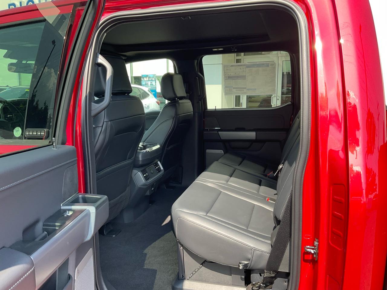 2025 Ford F-150 XLT Photo5