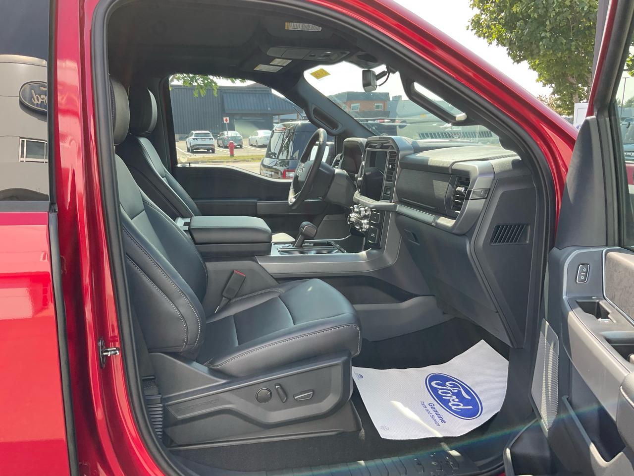 2025 Ford F-150 XLT Photo5