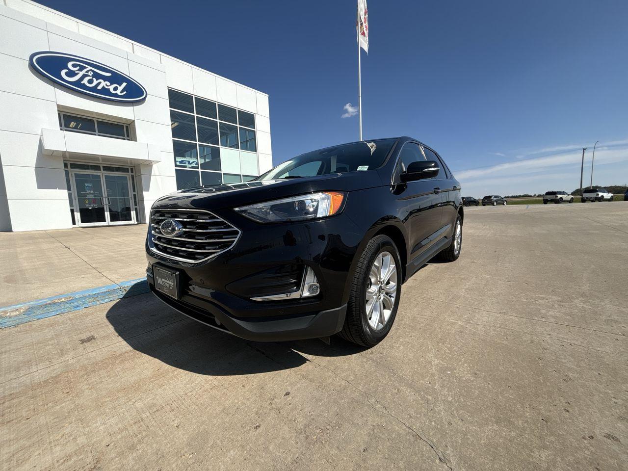 2023 Ford Edge Titanium AWD Photo0