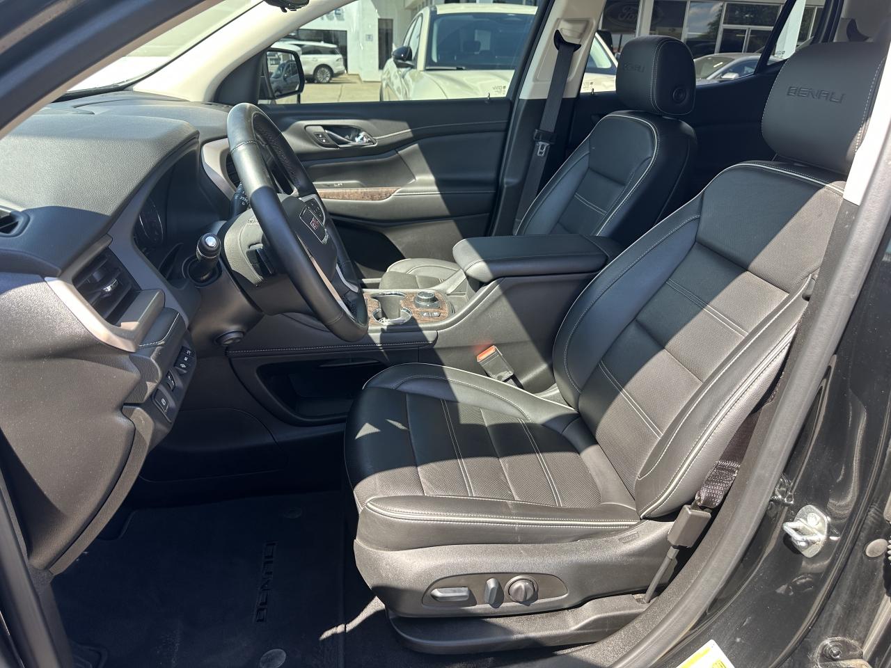 2023 GMC Acadia |Denali|6.2L|ULTIMATE|AWD| Photo