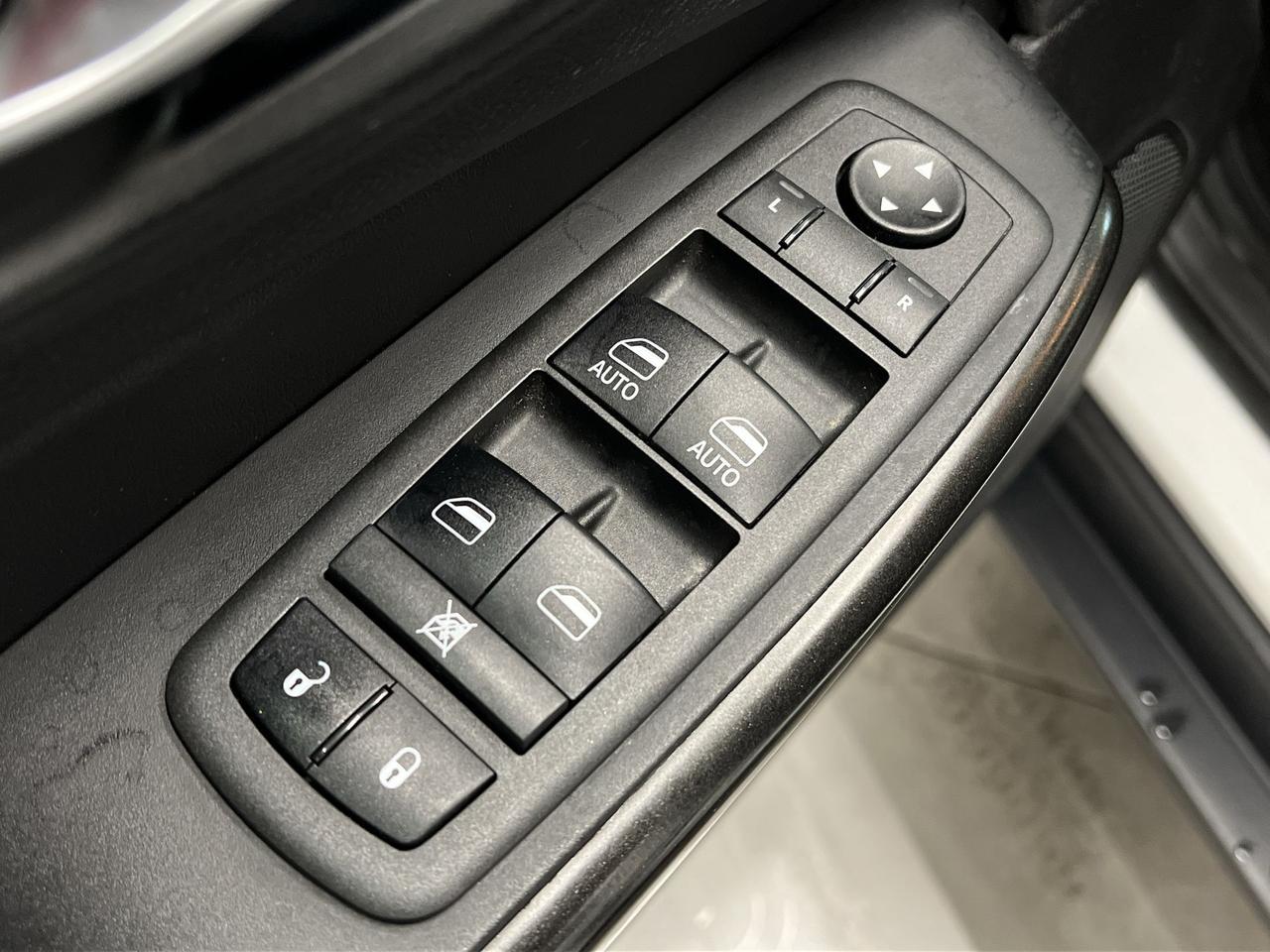2022 Jeep Cherokee TRAILHAWK 4X4| HTD LEATHER| V6|REMOTE START|ALLOYS Photo