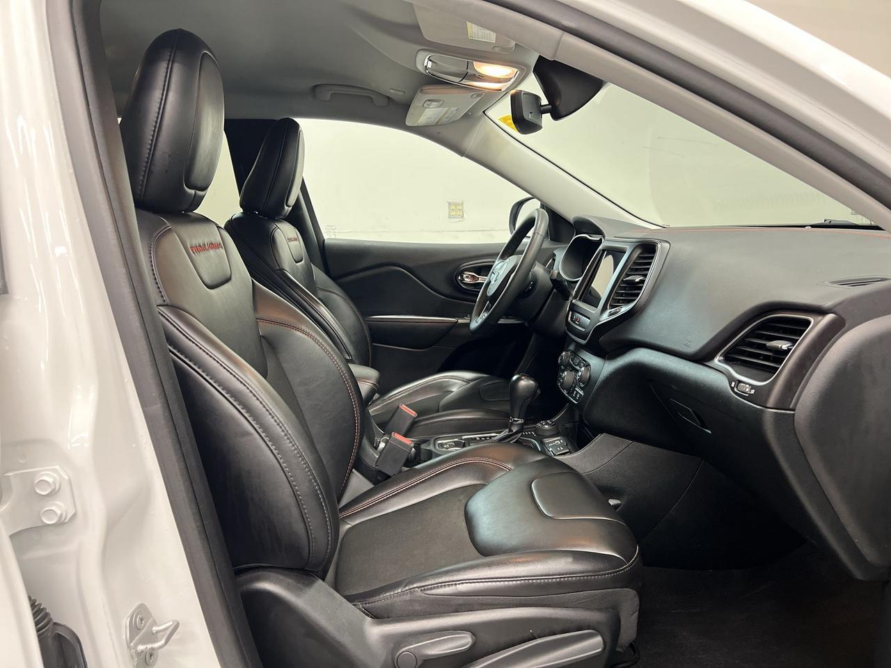 2022 Jeep Cherokee TRAILHAWK 4X4| HTD LEATHER| V6|REMOTE START|ALLOYS Photo