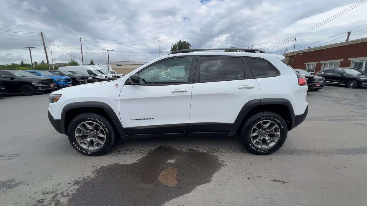 2022 Jeep Cherokee TRAILHAWK 4X4| HTD LEATHER| V6|REMOTE START|ALLOYS Photo