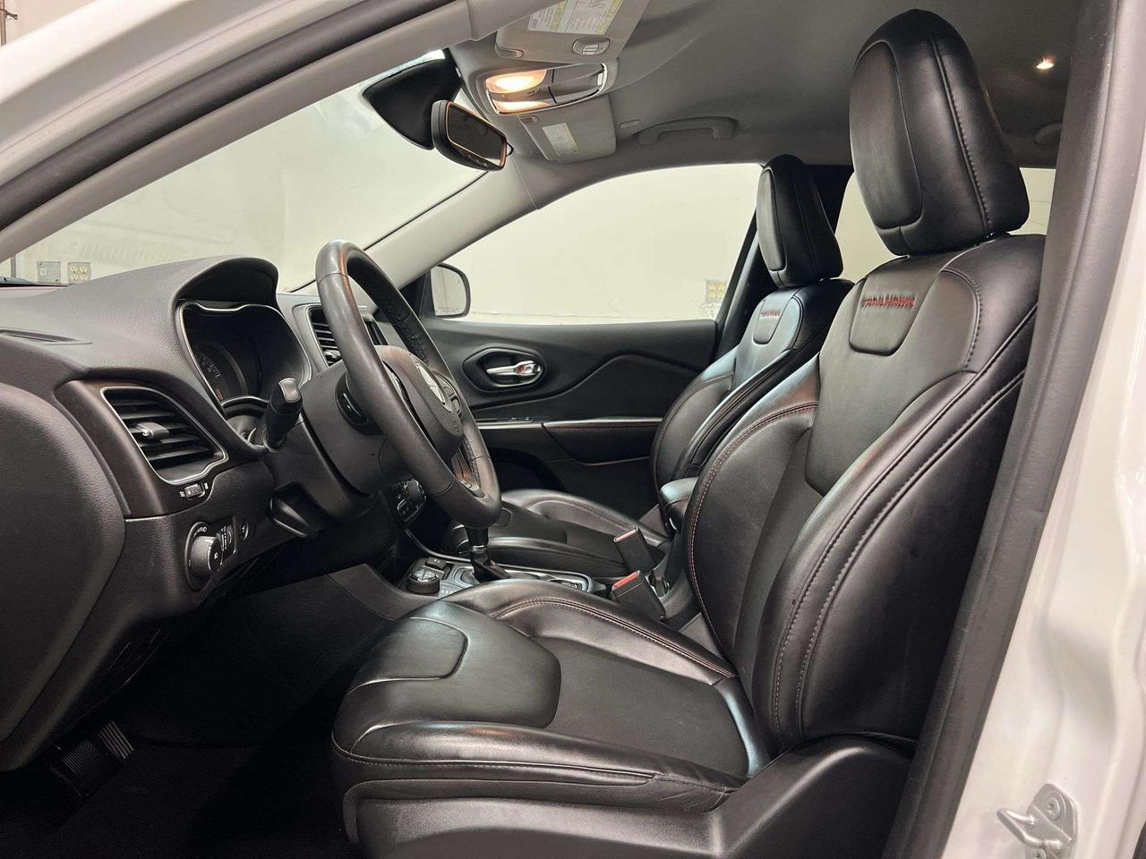 2022 Jeep Cherokee TRAILHAWK 4X4| HTD LEATHER| V6|REMOTE START|ALLOYS Photo