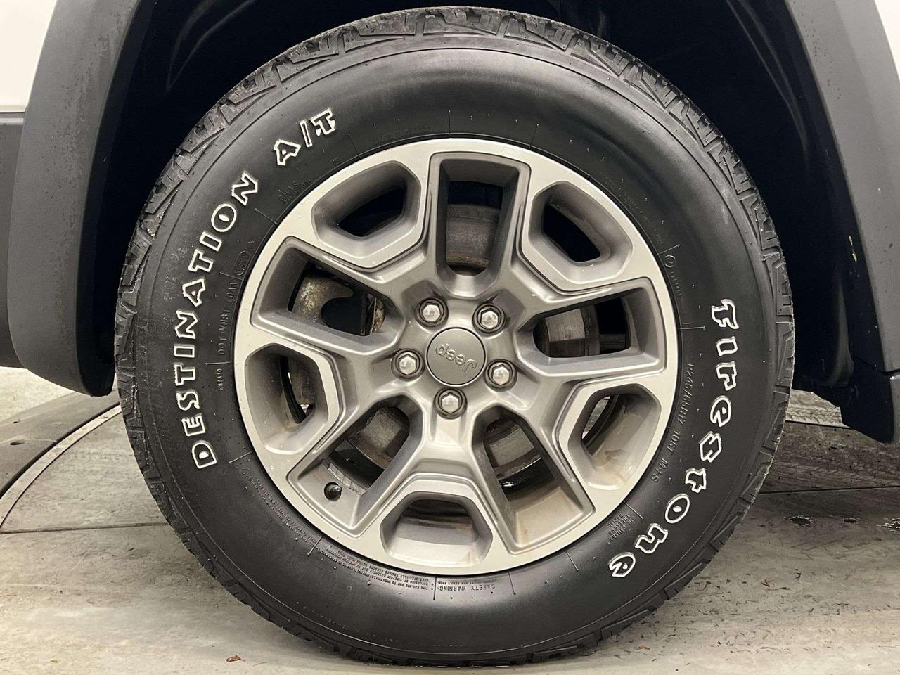2022 Jeep Cherokee TRAILHAWK 4X4| HTD LEATHER| V6|REMOTE START|ALLOYS Photo