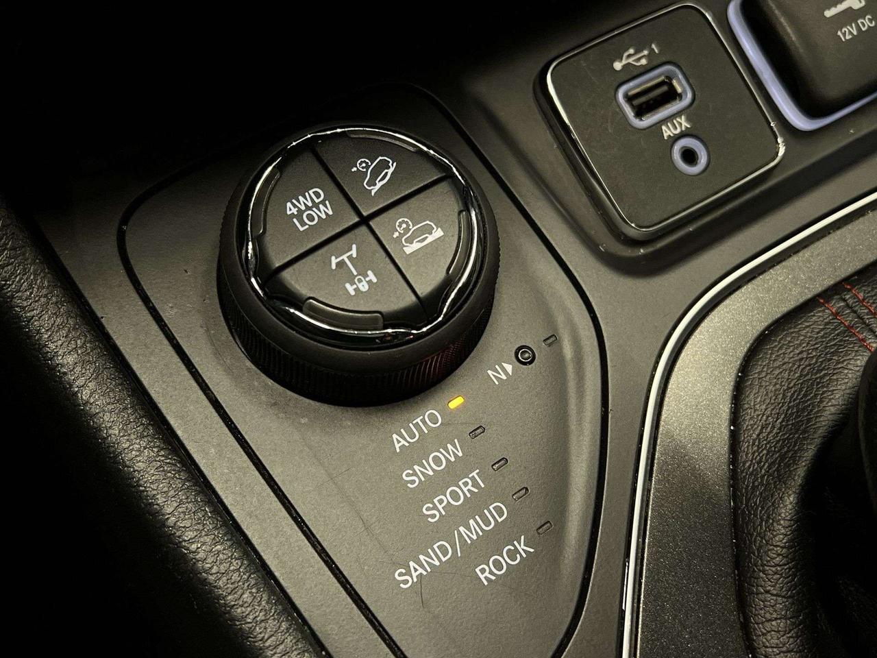 2022 Jeep Cherokee TRAILHAWK 4X4| HTD LEATHER| V6|REMOTE START|ALLOYS Photo