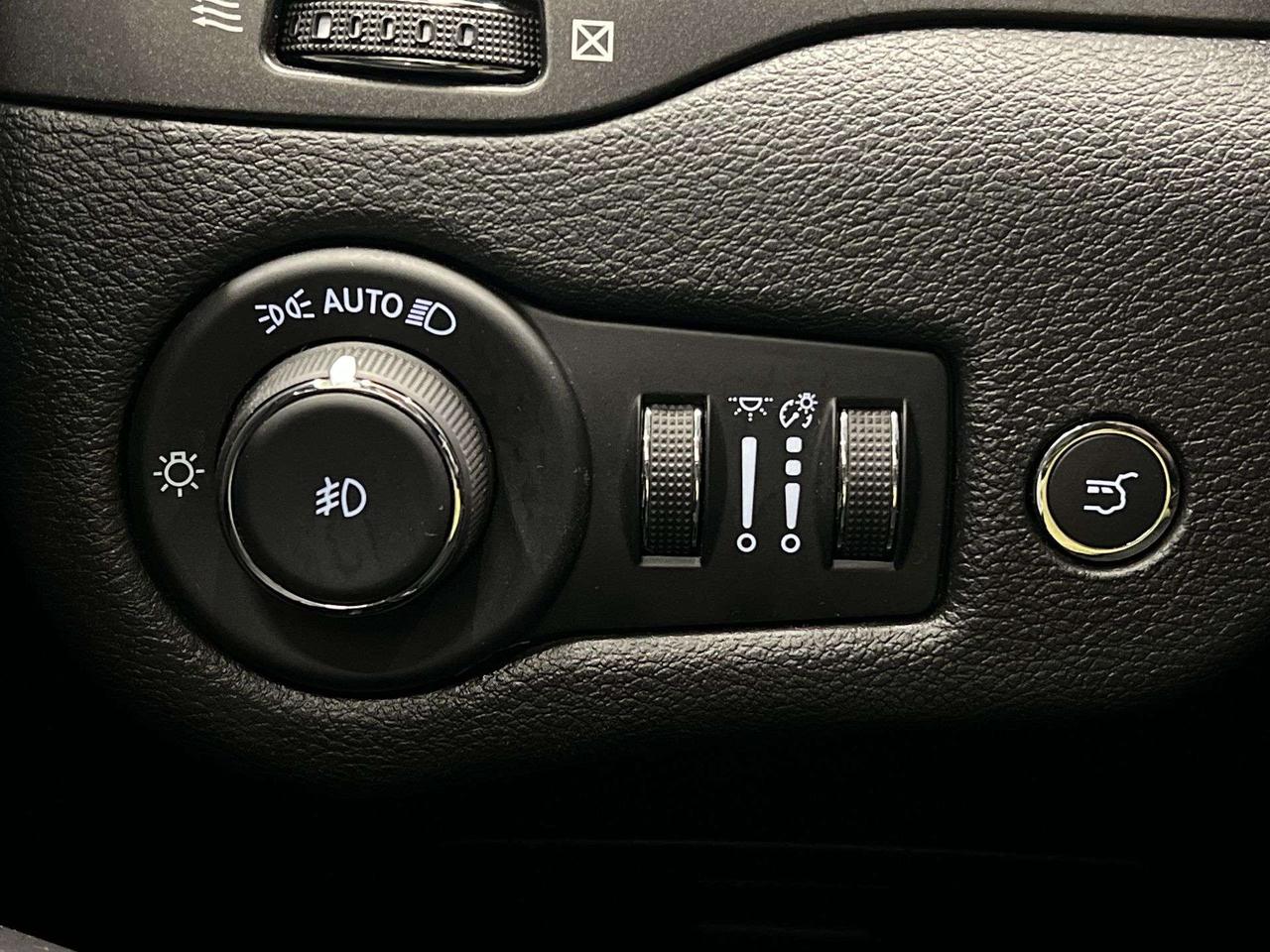 2022 Jeep Cherokee TRAILHAWK 4X4| HTD LEATHER| V6|REMOTE START|ALLOYS Photo
