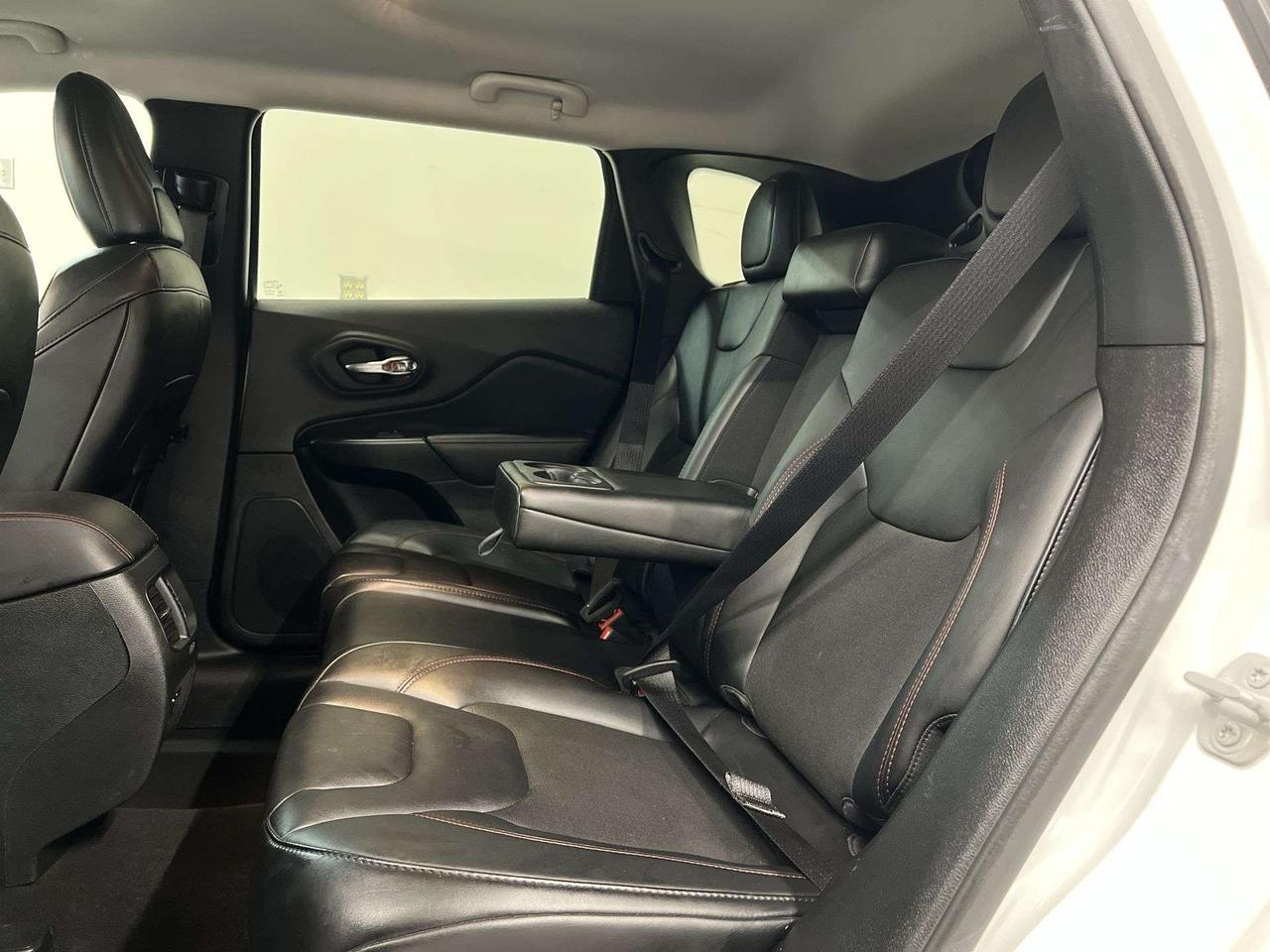 2022 Jeep Cherokee TRAILHAWK 4X4| HTD LEATHER| V6|REMOTE START|ALLOYS Photo