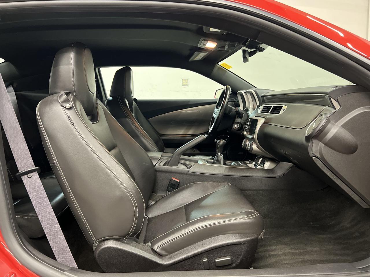 2015 Chevrolet Camaro 2LT | 6-SPEED | 323HP | HTD LEATHER | HUD | NAV Photo