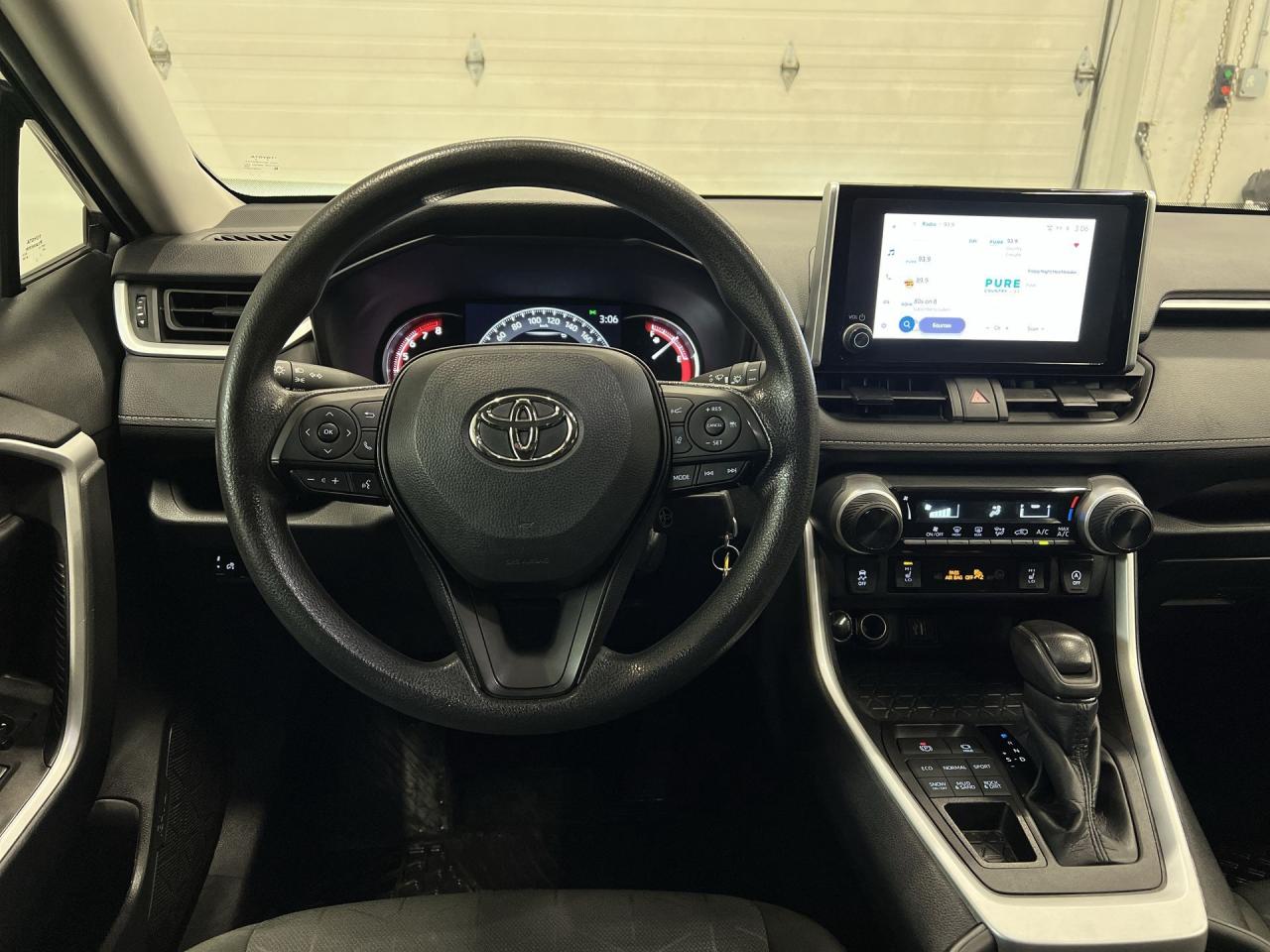 2023 Toyota RAV4 AWD | HEATED SEATS | CARPLAY | REAR CAM Photo