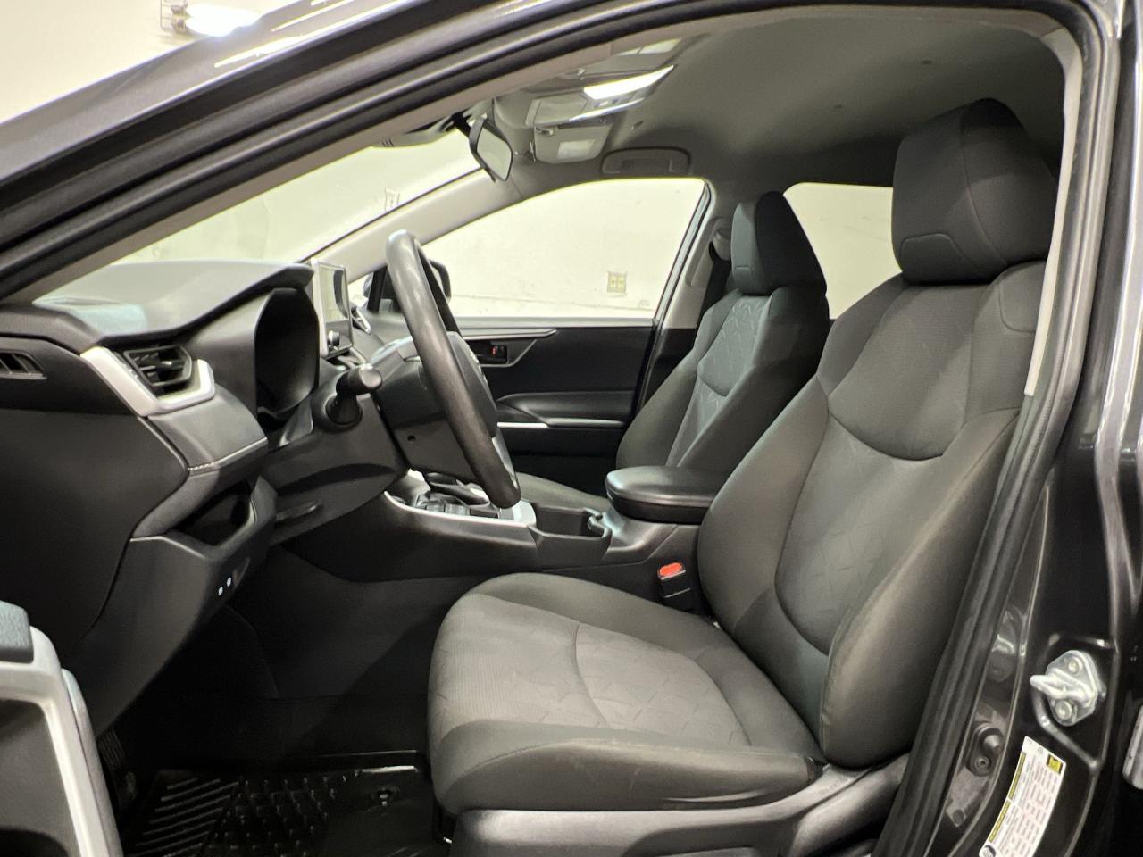 2023 Toyota RAV4 AWD | HEATED SEATS | CARPLAY | REAR CAM Photo