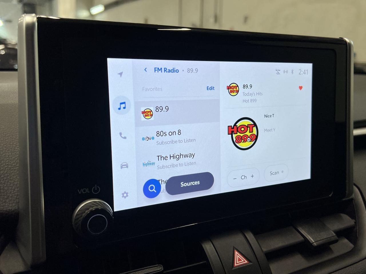 2023 Toyota RAV4 AWD | HEATED SEATS | CARPLAY | REAR CAM Photo