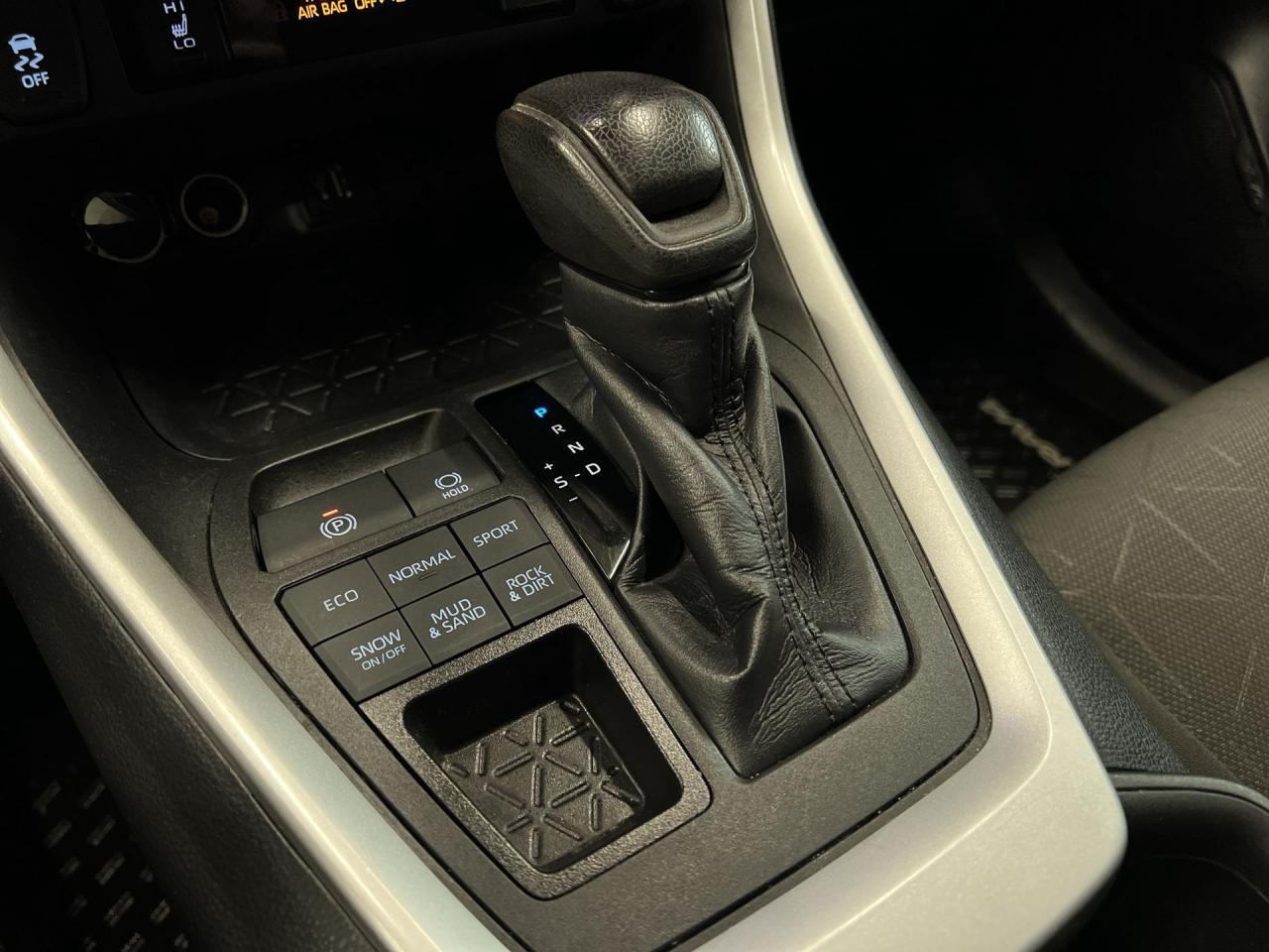 2023 Toyota RAV4 AWD | HEATED SEATS | CARPLAY | REAR CAM Photo