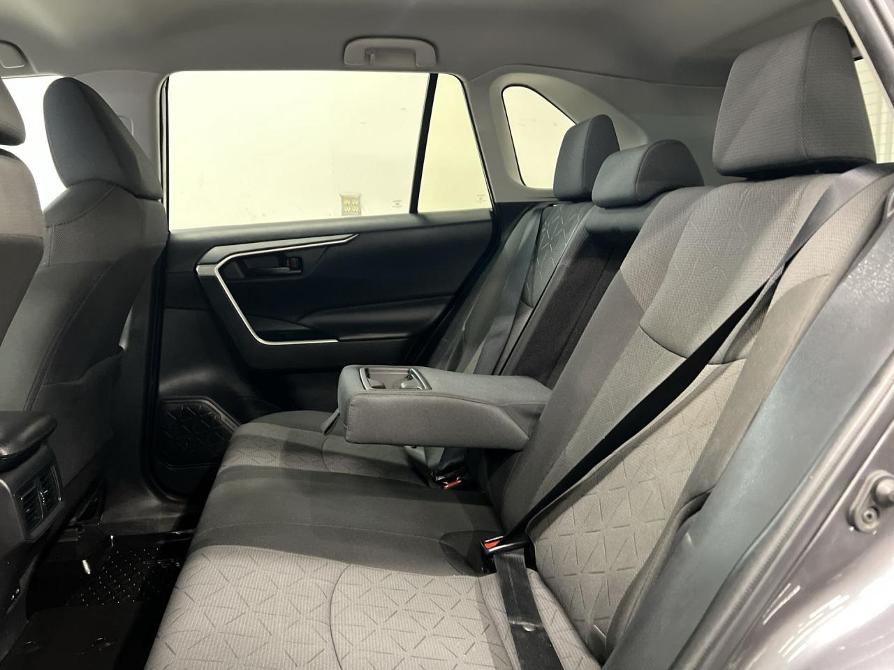 2023 Toyota RAV4 AWD | HEATED SEATS | CARPLAY | REAR CAM Photo