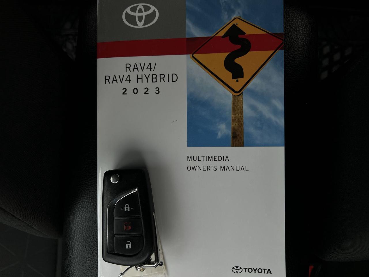 2023 Toyota RAV4 AWD | HEATED SEATS | CARPLAY | REAR CAM Photo