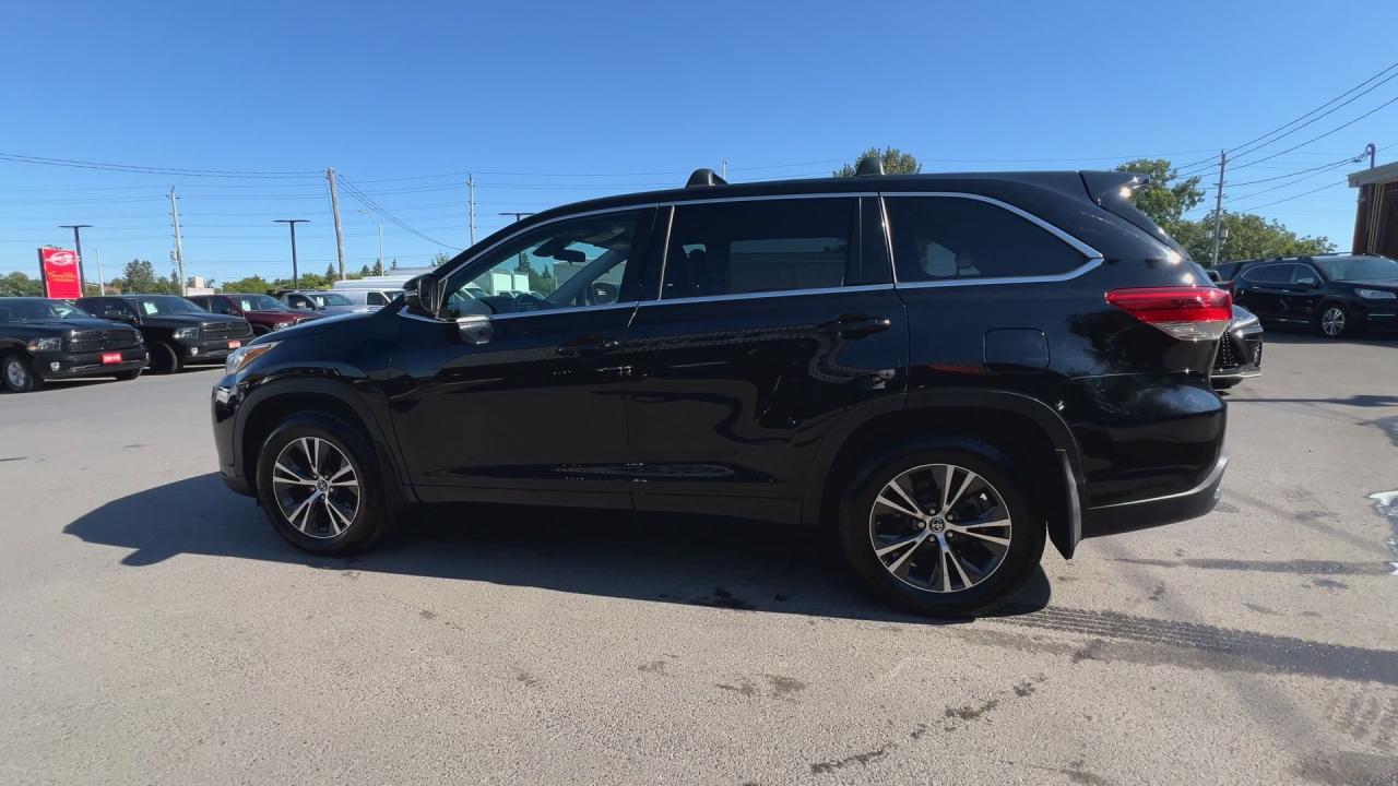 2018 Toyota Highlander AWD| 8-PASS | HTD SEATS | 18IN ALLOYS | REAR CAM Photo4