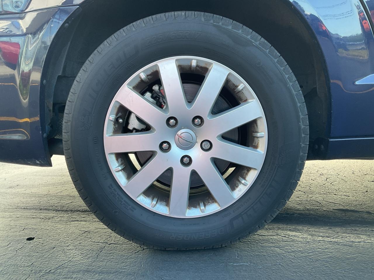 2016 Chrysler Town & Country AS is Photo4