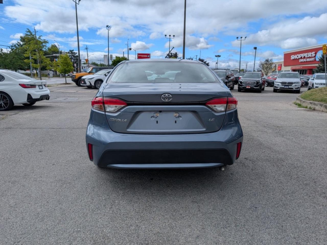 2022 Toyota Corolla LE  **VERY LOW MILEAGE** Photo