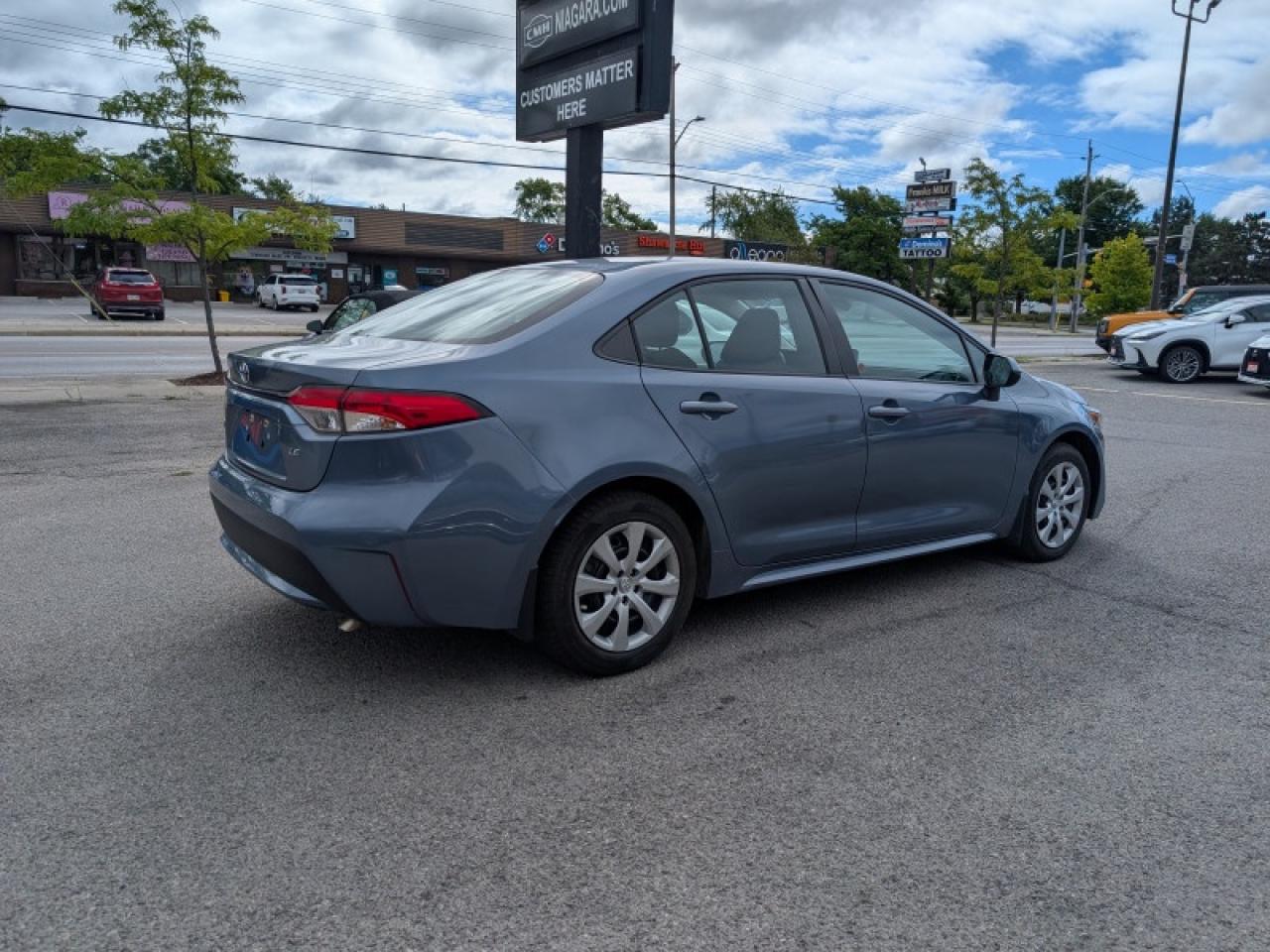 2022 Toyota Corolla LE  **VERY LOW MILEAGE** Photo