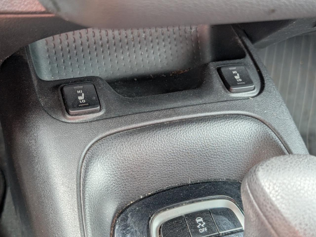 2022 Toyota Corolla LE  **VERY LOW MILEAGE** Photo