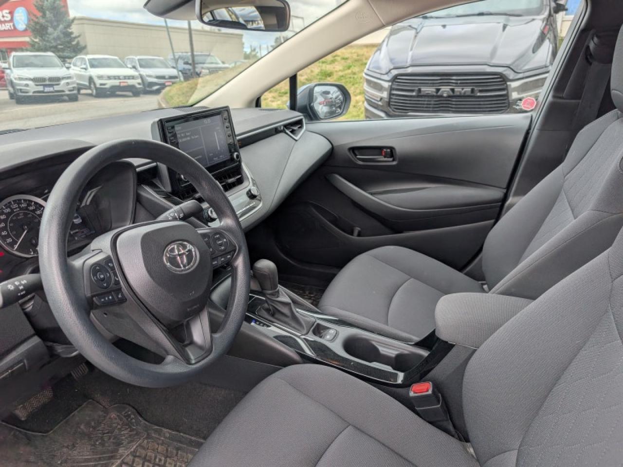 2022 Toyota Corolla LE  **VERY LOW MILEAGE** Photo