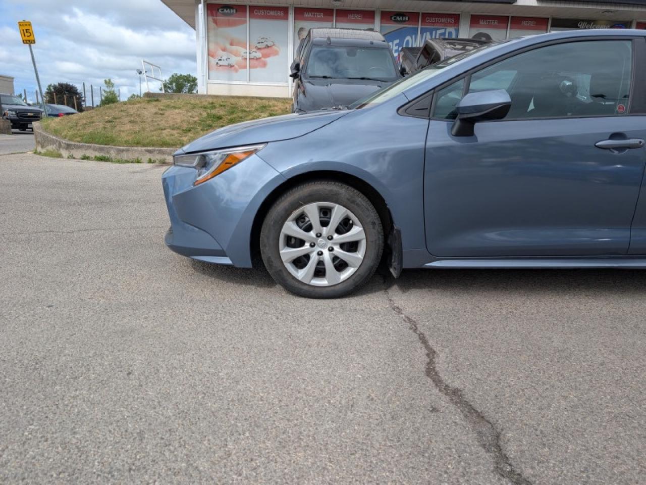 2022 Toyota Corolla LE  **VERY LOW MILEAGE** Photo