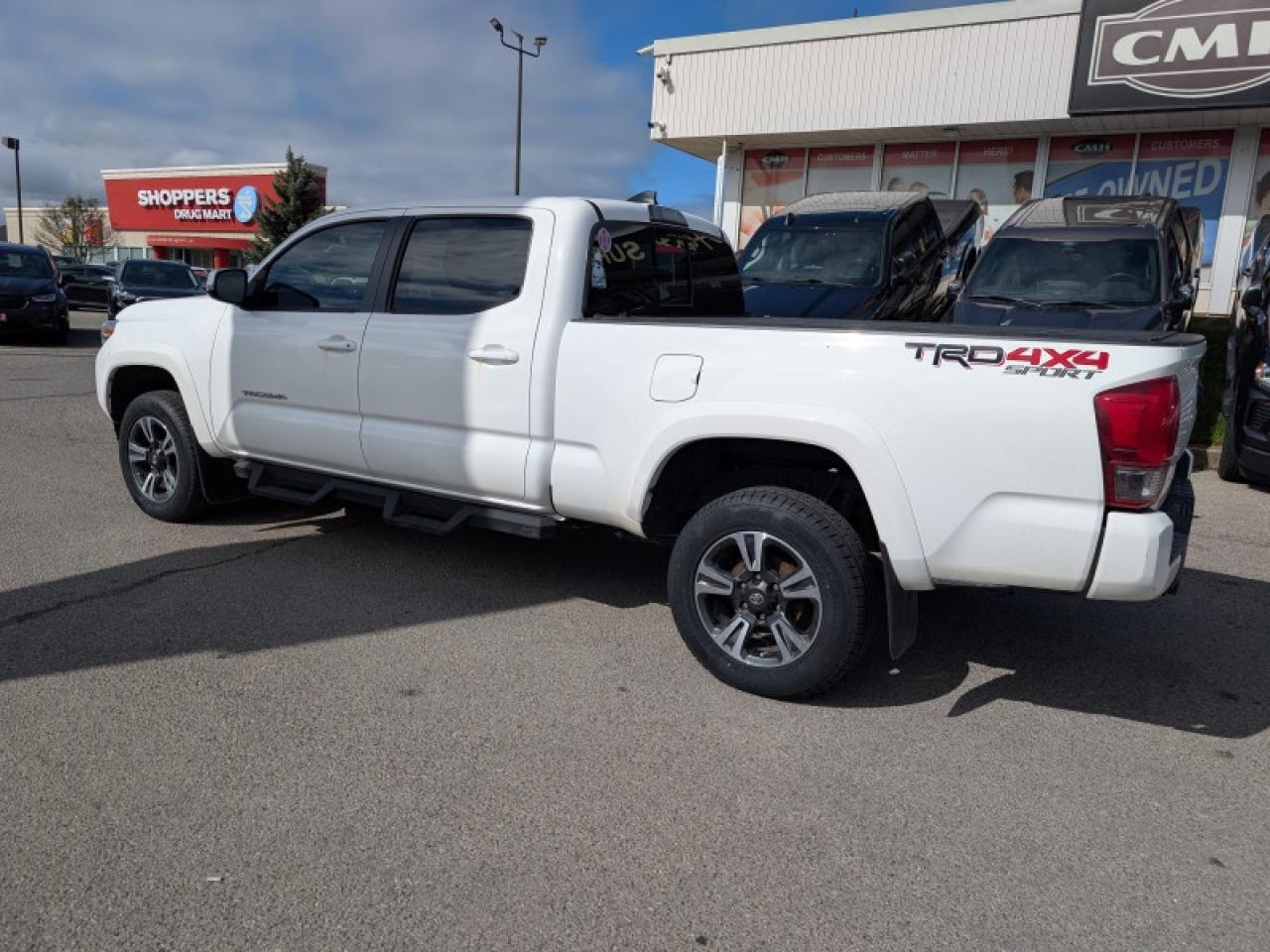 2017 Toyota Tacoma TRD Sport  **20 SERVICE RECORDS** Photo2