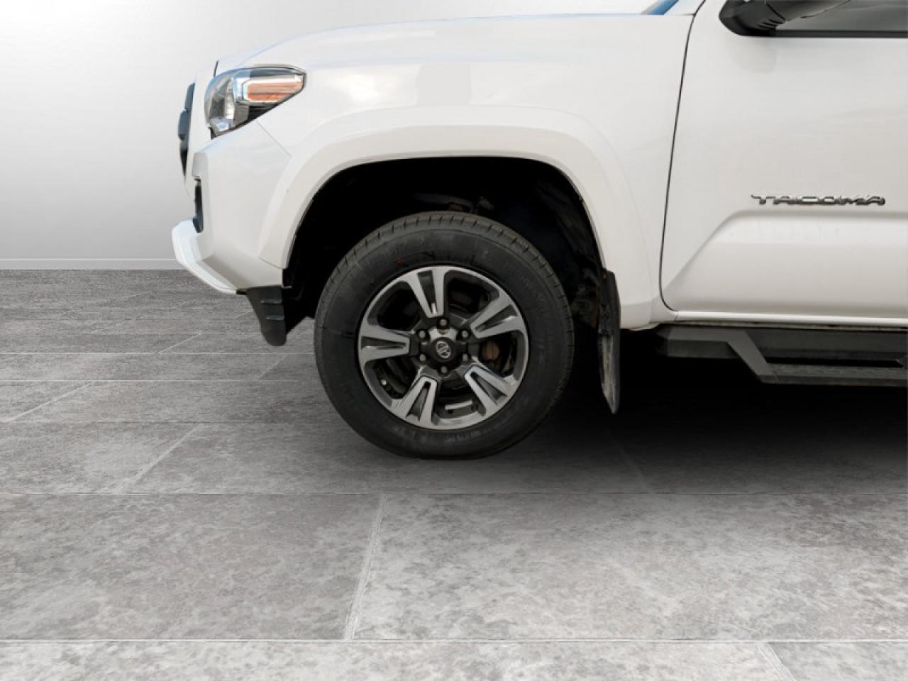 2017 Toyota Tacoma TRD Sport  **20 SERVICE RECORDS** Photo