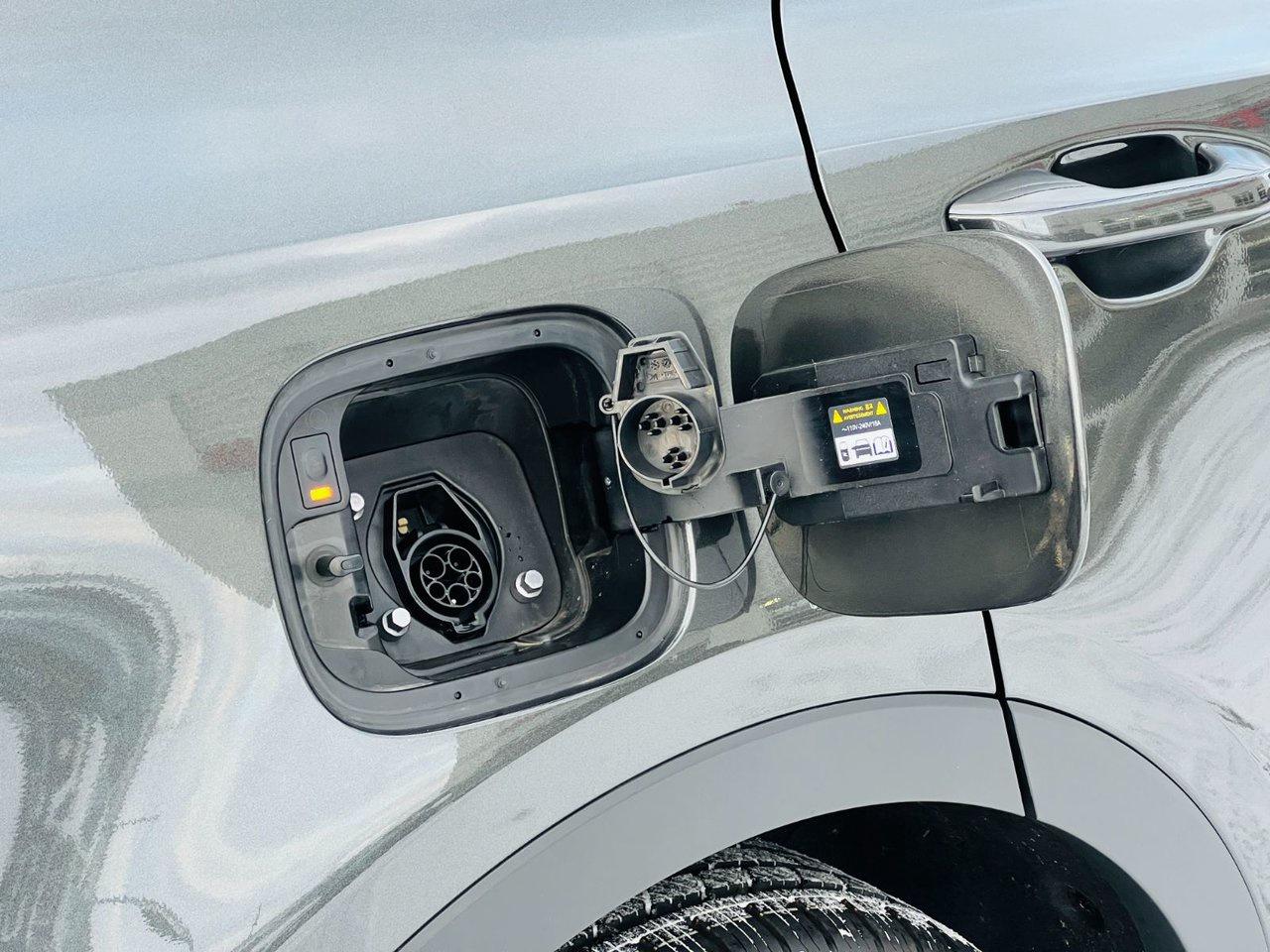 2025 Kia Sorento PHEV SX Photo3