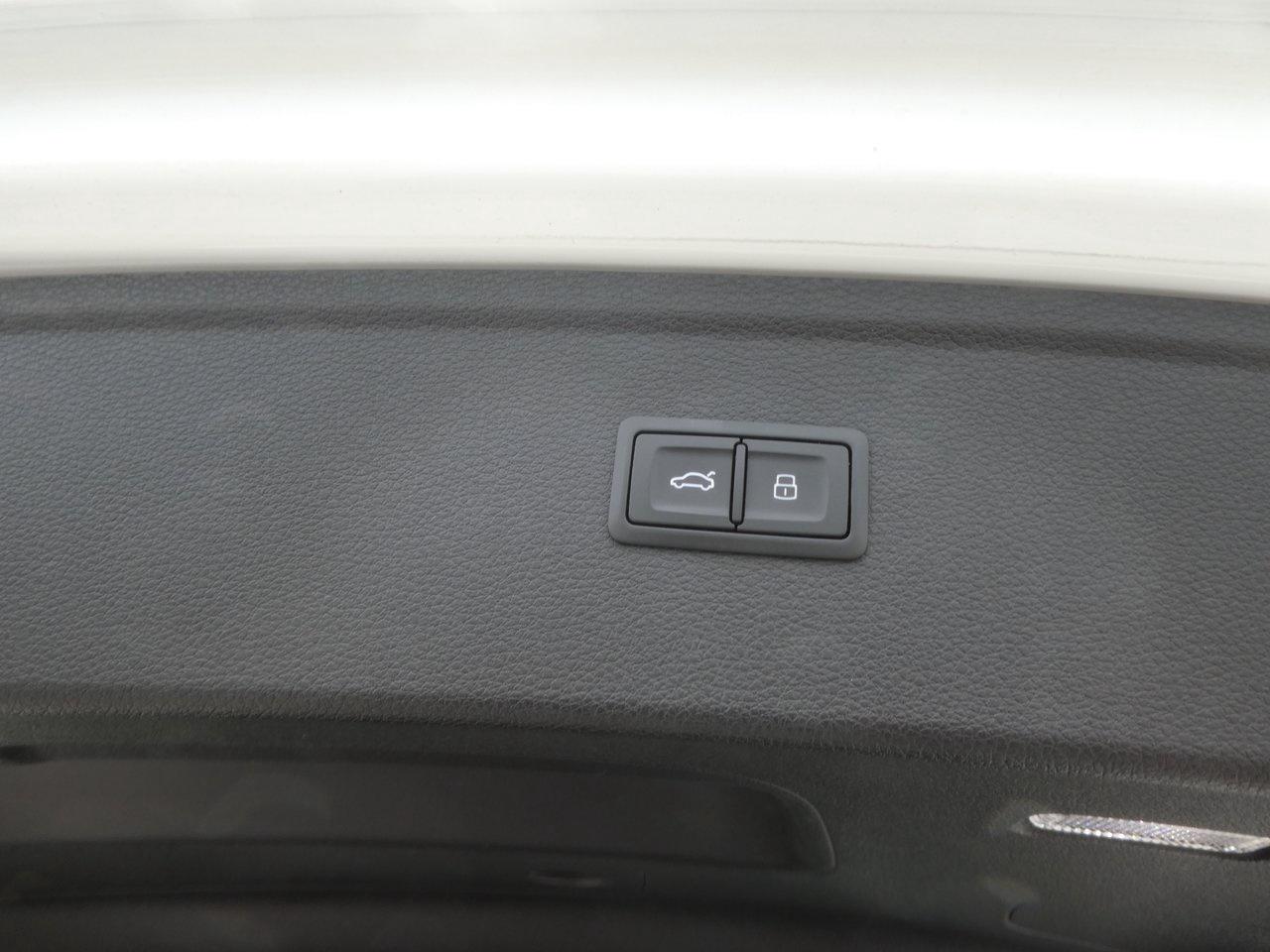 2022 Audi SQ5 Technik 4.99% OAC | Heated Seats | Panoramic Roof | Photo