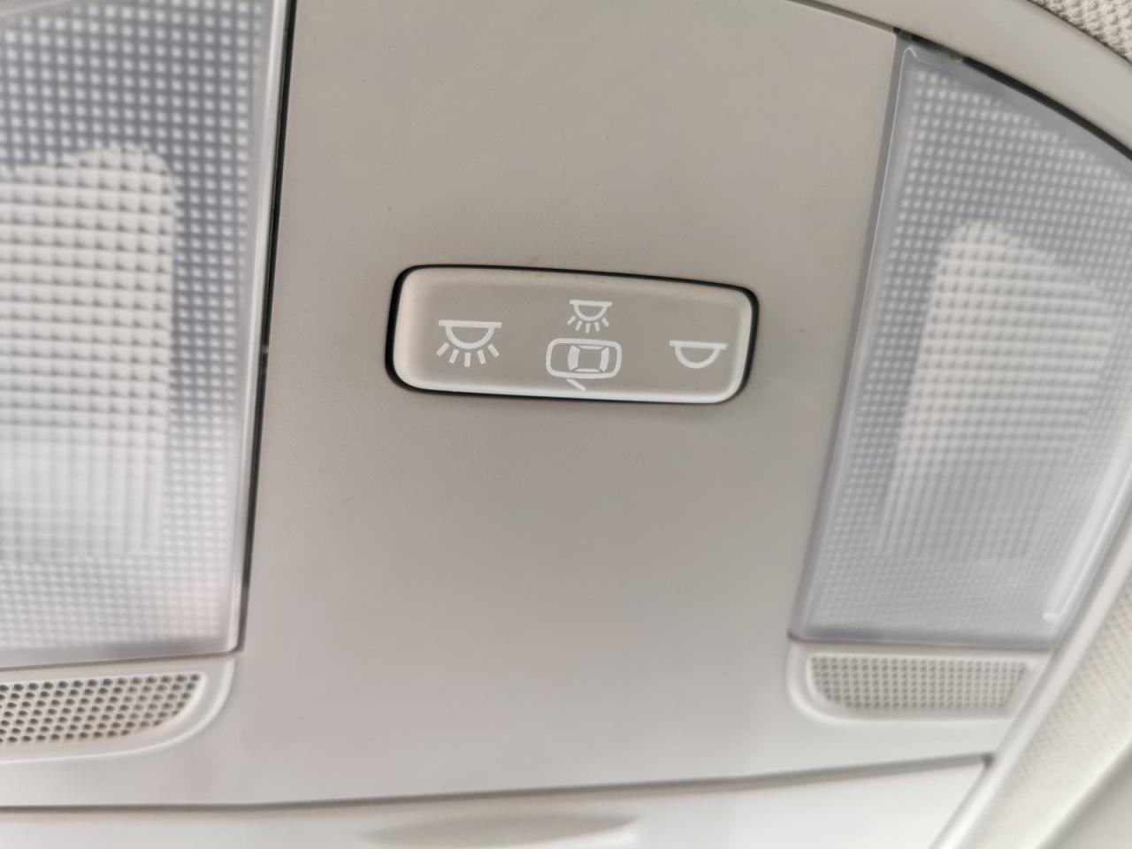 2018 Hyundai Elantra SE Photo2