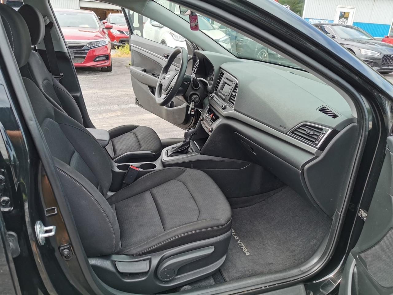 2018 Hyundai Elantra SE - Photo #12