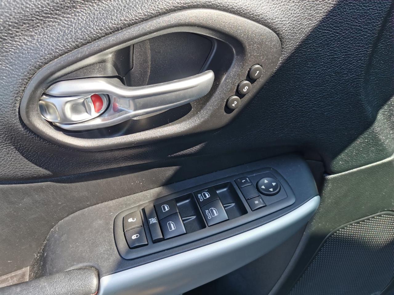2017 Jeep Cherokee Trailhawk - Photo #25